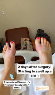 Izabella Miko feet photo thumbnail