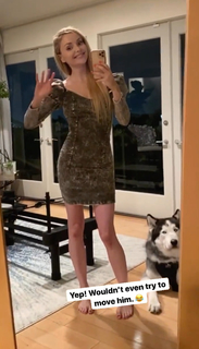 Izabella Miko feet photo thumbnail