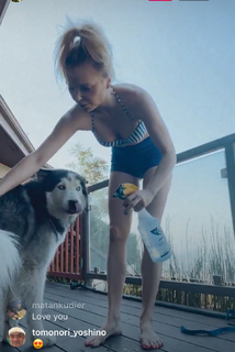 Izabella Miko feet photo thumbnail