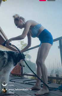 Izabella Miko feet photo thumbnail