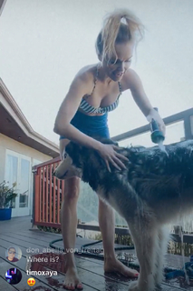 Izabella Miko feet photo thumbnail