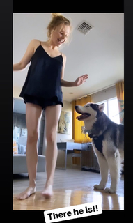 Izabella Miko feet photo thumbnail