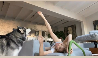 Izabella Miko feet photo thumbnail