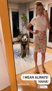 Izabella Miko feet photo thumbnail