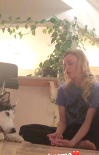 Izabella Miko feet photo thumbnail