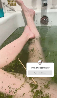 Izabella Miko feet photo thumbnail