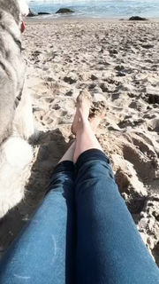 Izabella Miko feet photo thumbnail