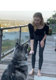 Izabella Miko feet photo thumbnail