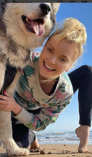 Izabella Miko feet photo thumbnail