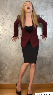 Izabella Miko feet photo thumbnail