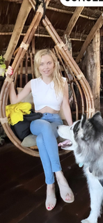 Izabella Miko feet photo thumbnail