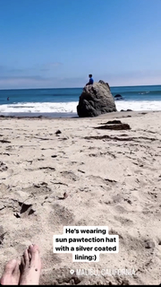 Izabella Miko feet photo thumbnail