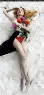 Izabella Miko feet photo thumbnail