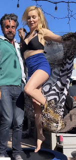 Izabella Miko feet photo thumbnail