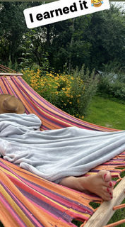 Izabella Miko feet photo thumbnail