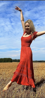 Izabella Miko feet photo thumbnail