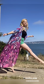 Izabella Miko feet photo thumbnail