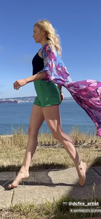 Izabella Miko feet photo thumbnail