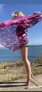 Izabella Miko feet photo thumbnail