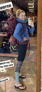 Izabella Miko feet photo thumbnail