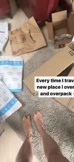 Izabella Miko feet photo thumbnail