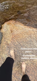 Izabella Miko feet photo thumbnail