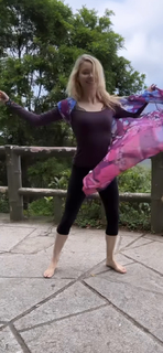 Izabella Miko feet photo thumbnail