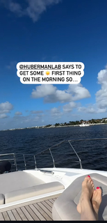 Izabella Miko feet photo thumbnail