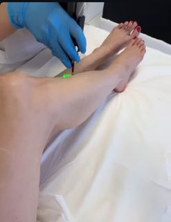 Izabella Miko feet photo thumbnail