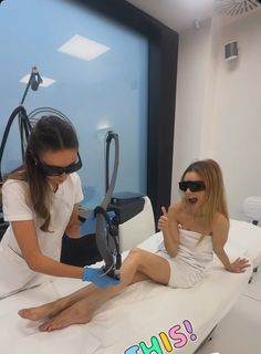 Izabella Miko feet photo 6