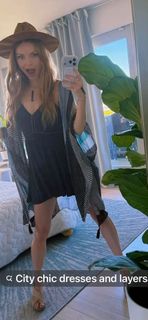 Izabella Miko feet photo 4