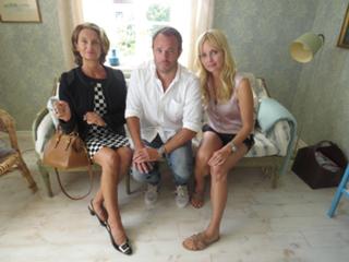 Izabella Scorupco feet photo thumbnail