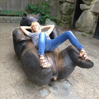 Izabella Scorupco feet photo thumbnail