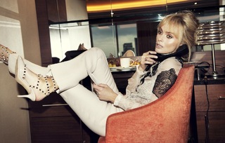 Izabella Scorupco feet photo thumbnail