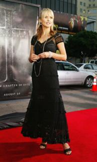 Izabella Scorupco feet photo thumbnail