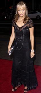 Izabella Scorupco feet photo thumbnail