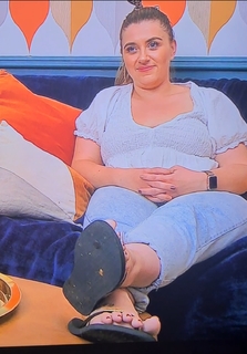 Izzi Warner feet photo 18