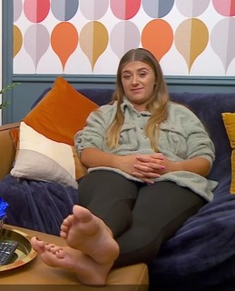 Izzi Warner feet photo 17