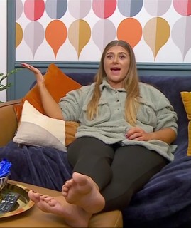 Izzi Warner feet photo 16