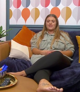 Izzi Warner feet photo 15