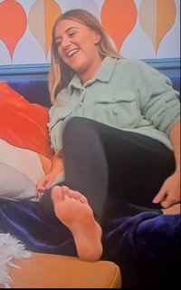 Izzi Warner feet photo 4