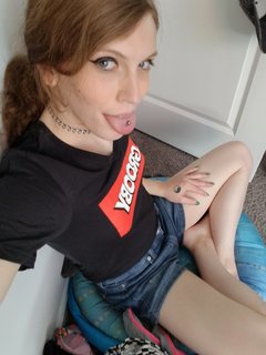 Izzy Wilde feet photo 2