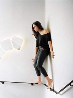 Izïa Higelin feet photo 9
