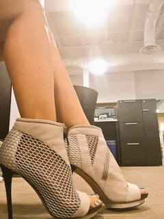 Jacey Birch feet photo thumbnail