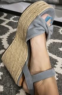 Jacey Birch feet photo thumbnail