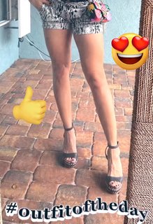 Jacey Birch feet photo thumbnail