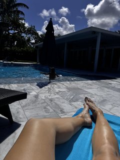 Jacey Birch feet photo thumbnail