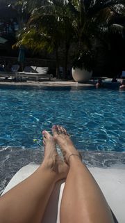 Jacey Birch feet photo thumbnail