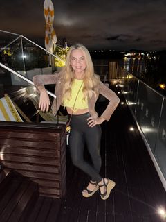 Jacey Birch feet photo thumbnail