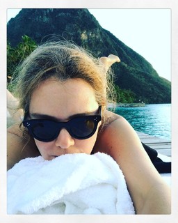 Jacinda Barrett feet photo 1